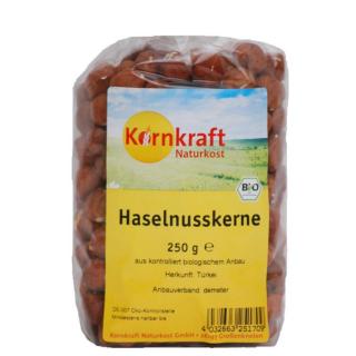 Haselnußkerne